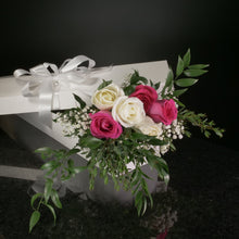 Load image into Gallery viewer,  6 Roses / Boxed / Fancy