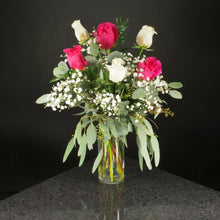 Load image into Gallery viewer,  6 Roses / Vase / Fancy