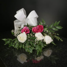 Load image into Gallery viewer,  6 Roses / Hand-Tied / Fancy