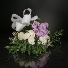 Load image into Gallery viewer,  12 Roses / Hand-Tied / Fancy