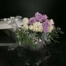 Load image into Gallery viewer,  18 Roses / Boxed / Fancy