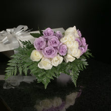 Load image into Gallery viewer,  24 Roses / Boxed / Basic