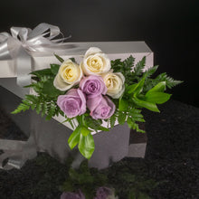 Load image into Gallery viewer,  6 Roses / Boxed / Basic