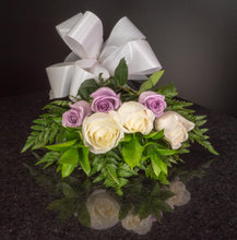Load image into Gallery viewer, White Lavender Roses 6 Roses / Hand-Tied / Basic