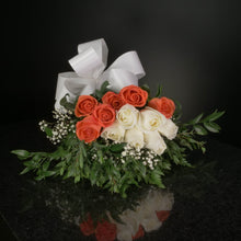 Load image into Gallery viewer,  12 Roses / Hand-Tied / Fancy