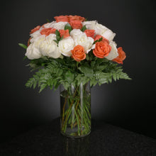 Load image into Gallery viewer,  36 Roses / Vase / Basic