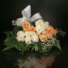 Load image into Gallery viewer,  18 Roses / Hand-Tied / Fancy