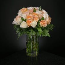 Load image into Gallery viewer,  36 Roses / Vase / Basic