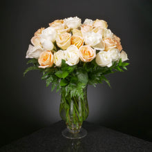 Load image into Gallery viewer,  50 Roses / Vase / Basic