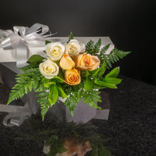 Load image into Gallery viewer,  6 Roses / Boxed / Basic