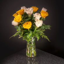 Load image into Gallery viewer,  12 Roses / Vase / Basic