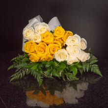 Load image into Gallery viewer,  18 Roses / Hand-Tied / Basic