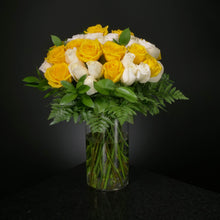 Load image into Gallery viewer,  36 Roses / Vase / Basic
