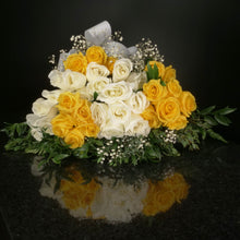 Load image into Gallery viewer,  36 Roses / Hand-Tied / Fancy