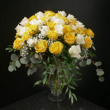 Load image into Gallery viewer,  50 Roses / Vase / Fancy