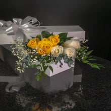 Load image into Gallery viewer,  6 Roses / Boxed / Fancy