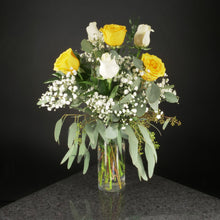 Load image into Gallery viewer,  6 Roses / Vase / Fancy
