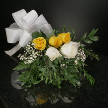 Load image into Gallery viewer,  6 Roses / Hand-Tied / Fancy