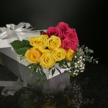 Load image into Gallery viewer,  12 Roses / Boxed / Fancy