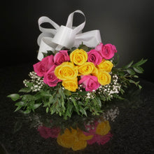 Load image into Gallery viewer,  12 Roses / Hand-Tied / Fancy