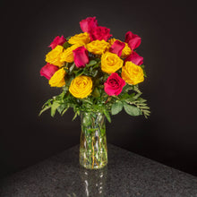 Load image into Gallery viewer,  18 Roses / Vase / Basic