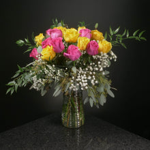 Load image into Gallery viewer,  18 Roses / Vase / Fancy