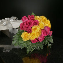 Load image into Gallery viewer,  24 Roses / Boxed / Basic