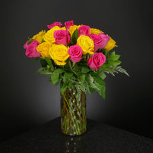 Load image into Gallery viewer,  24 Roses / Vase / Basic