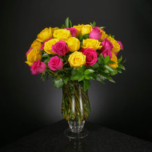 Load image into Gallery viewer,  50 Roses / Vase / Basic