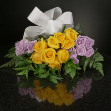 Load image into Gallery viewer,  18 Roses / Hand-Tied / Basic