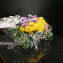Load image into Gallery viewer,  18 Roses / Boxed / Fancy
