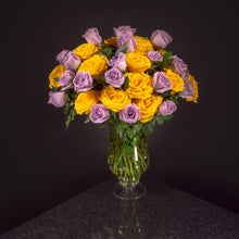 Load image into Gallery viewer,  50 Roses / Vase / Basic
