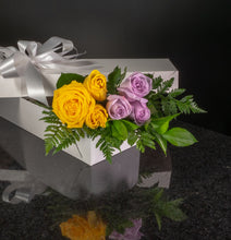 Load image into Gallery viewer,  6 Roses / Boxed / Basic