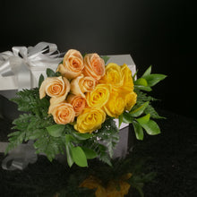 Load image into Gallery viewer,  12 Roses / Boxed / Basic