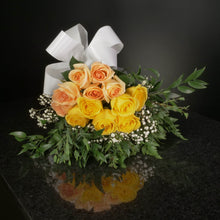 Load image into Gallery viewer,  12 Roses / Hand-Tied / Fancy