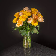 Load image into Gallery viewer,  18 Roses / Vase / Basic