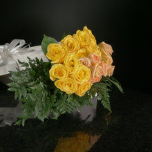 Load image into Gallery viewer,  24 Roses / Boxed / Basic