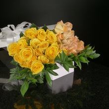 Load image into Gallery viewer,  36 Roses / Boxed / Basic