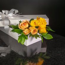 Load image into Gallery viewer,  6 Roses / Boxed / Basic