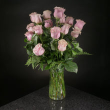 Load image into Gallery viewer,  18 Roses / Vase / Basic