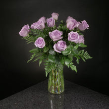 Load image into Gallery viewer,  18 Roses / Vase / Basic