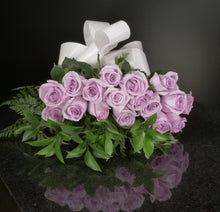 Load image into Gallery viewer,  18 Roses / Hand-Tied / Basic