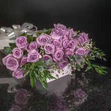 Load image into Gallery viewer,  24 Roses / Boxed / Fancy