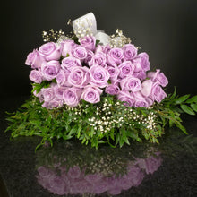 Load image into Gallery viewer,  36 Roses / Hand-Tied / Fancy