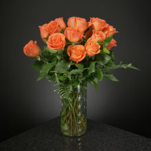 Load image into Gallery viewer,  18 Roses / Vase / Basic