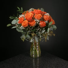 Load image into Gallery viewer,  18 Roses / Vase / Fancy