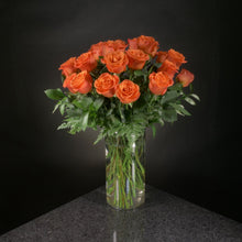 Load image into Gallery viewer,  24 Roses / Vase / Basic