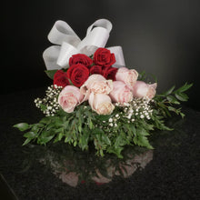 Load image into Gallery viewer,  12 Roses / Hand-Tied / Fancy