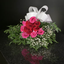 Load image into Gallery viewer,  12 Roses / Hand-Tied / Fancy