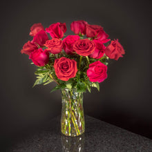 Load image into Gallery viewer,  18 Roses / Vase / Basic